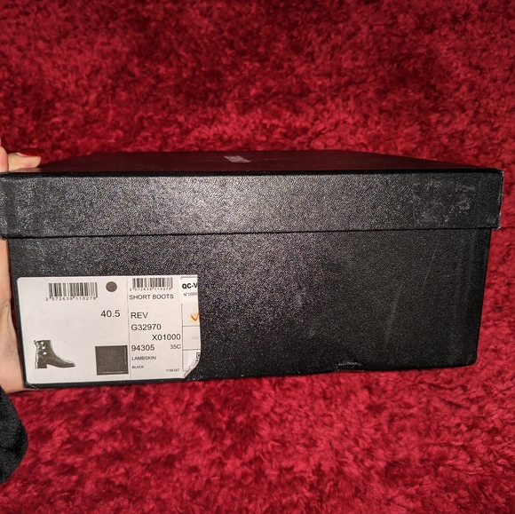 CHANEL 2017 LEATHER CRYSTAL EMBELLISHED QUILTED MOTO BOOTS IT 40.5 / US 10 - Picture 5 of 12